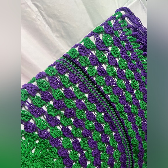 The Jokers Crocheted Round Mandala Throw Blanket Large - Picture 7 of 7